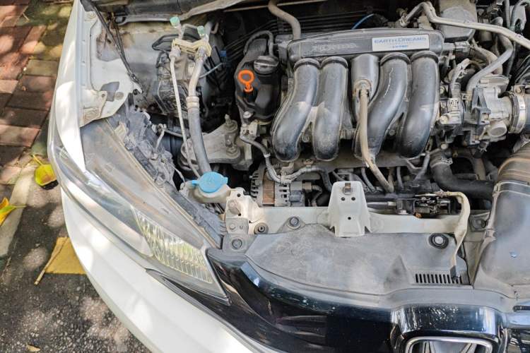 Used Honda Fit 2014 1.5L LX CVT Comfort Model Engine Bay Right