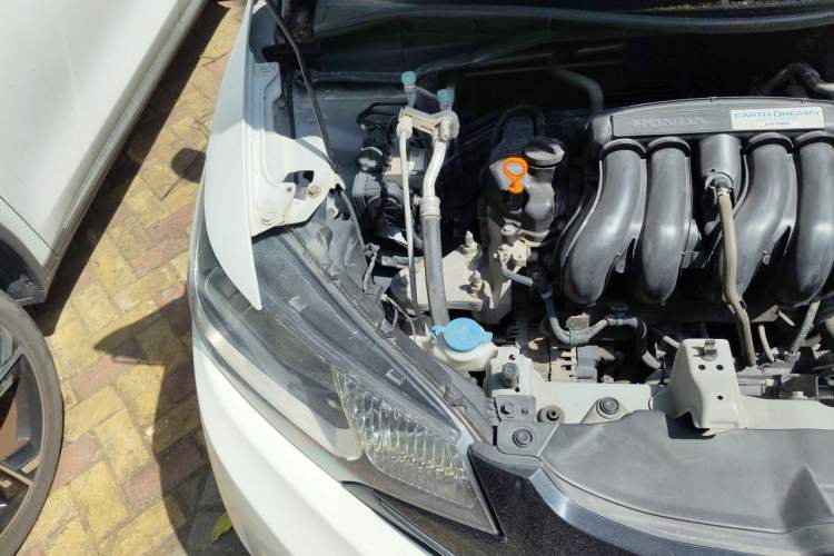 Used Honda Fit 2014 1.5L LX Manual Comfort Model Engine Bay Right