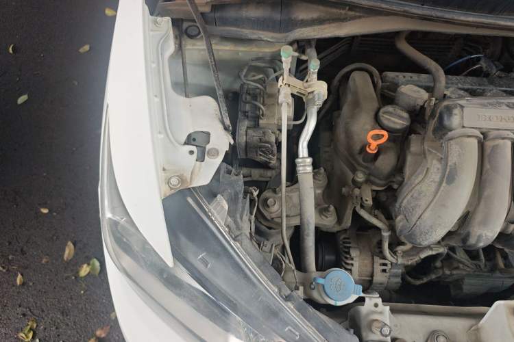 Used Honda Fit 2014 1.5L LX CVT Comfort Model Engine Bay Right