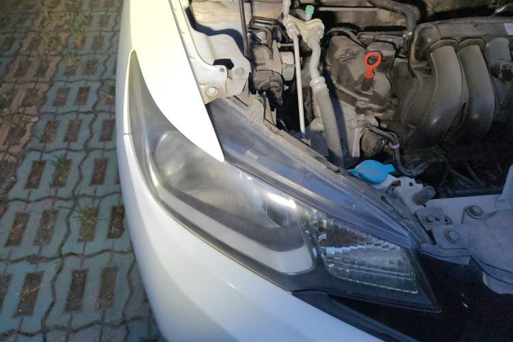 Used Honda Fit 2014 1.5L LX CVT Comfort Model Engine Bay Right