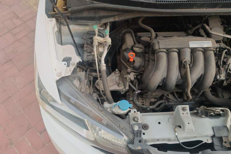 Used Honda Fit 2014 1.5L SE CVT Fashion Model Engine Bay Right