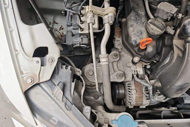 Used Honda Fit 2014 1.5L LX CVT Comfort Model Engine Bay Right