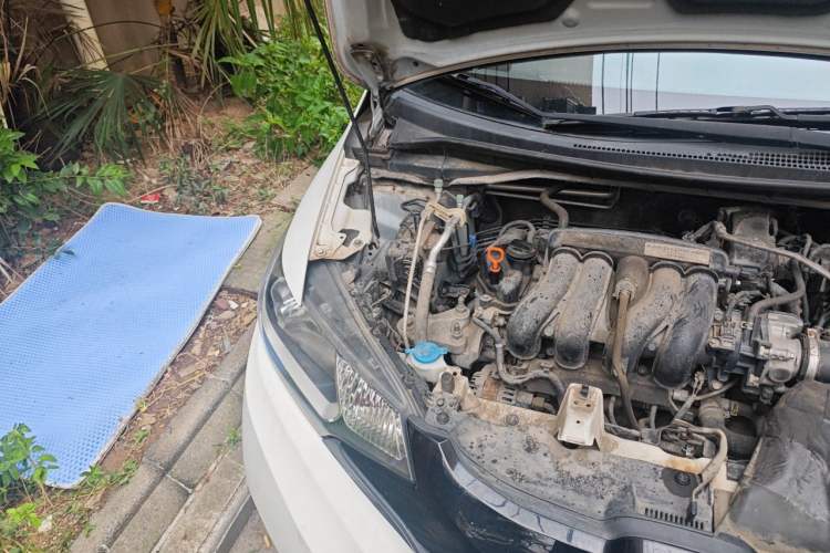Used Honda Fit 2014 1.5L LX CVT Comfort Model Engine Bay Right