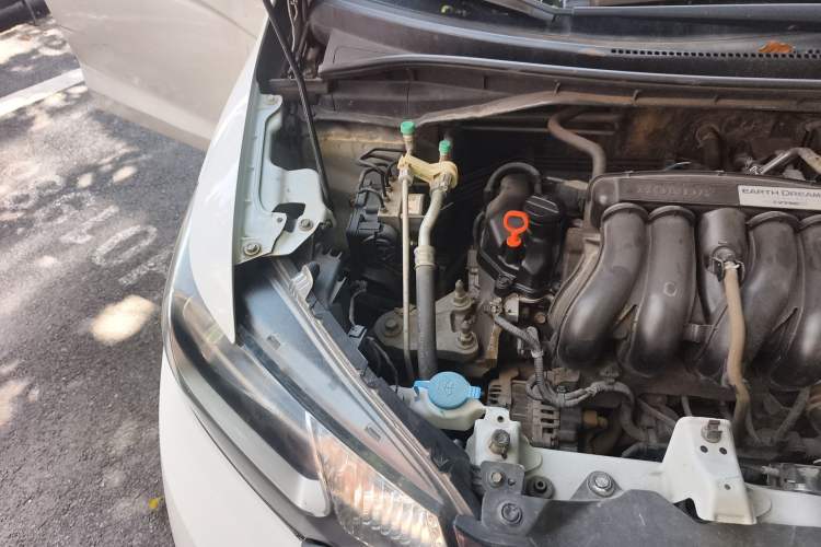 Used Honda Fit 2014 1.5L SE CVT Fashion Model Engine Bay Right