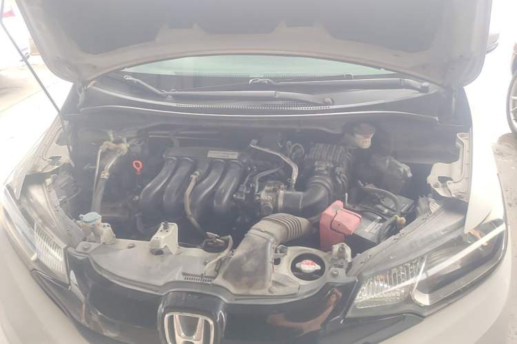Used Honda Fit 2014 1.5L SE CVT Fashion Model Engine Bay