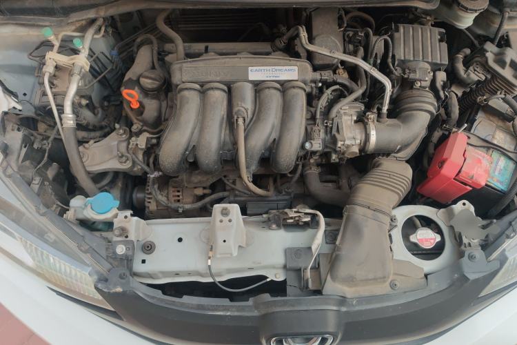 Used Honda Fit 2014 1.5L SE CVT Fashion Model Engine Bay