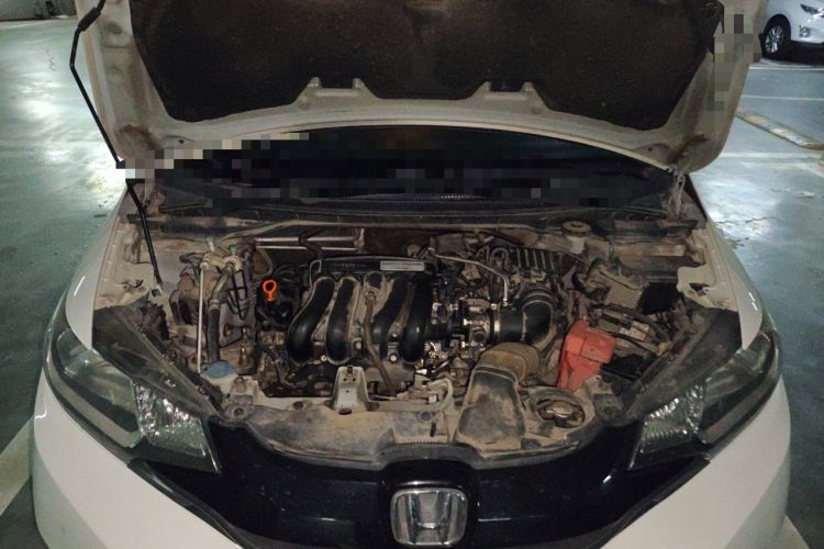 Used Honda Fit 2014 1.5L SE CVT Fashion Model Engine Bay