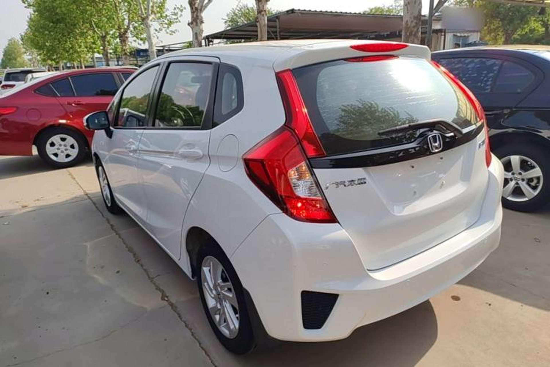 Used Honda Fit 2014 1.5L LX CVT Comfort Model Exterior 2