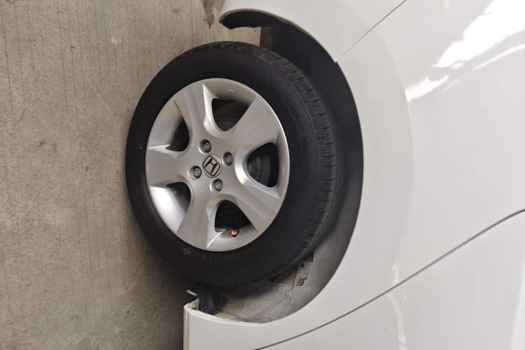 Used Honda Fit 2014 1.5L LX CVT Comfort Model Exterior 2