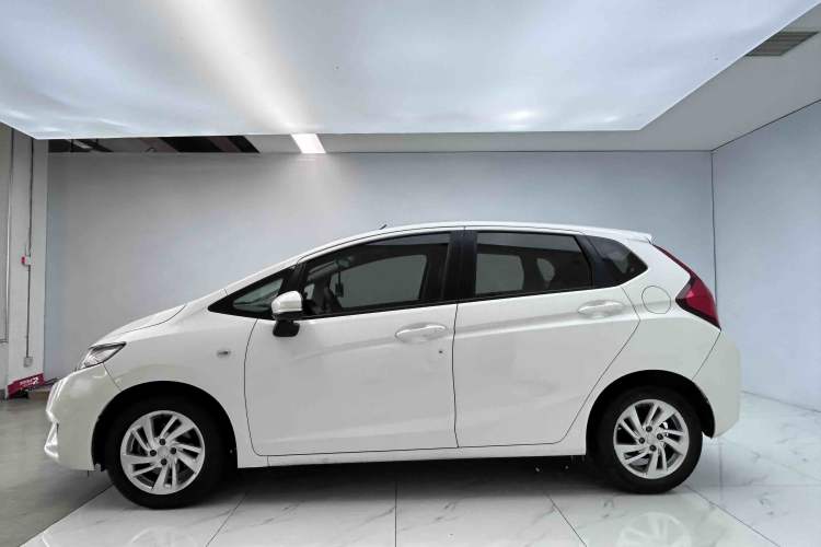 Used Honda Fit 2014 1.5L LX CVT Comfort Model Exterior 3