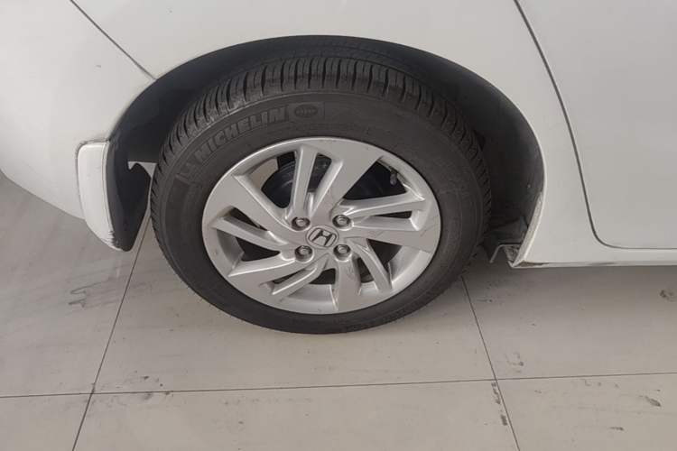Used Honda Fit 2014 1.5L SE CVT Fashion Model Exterior 5