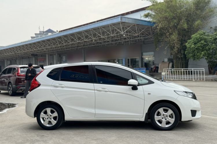 Used Honda Fit 2014 1.5L LX CVT Comfort Model Exterior 6