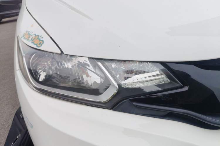 Used Honda Fit 2014 1.5L LX CVT Comfort Model Exterior 6