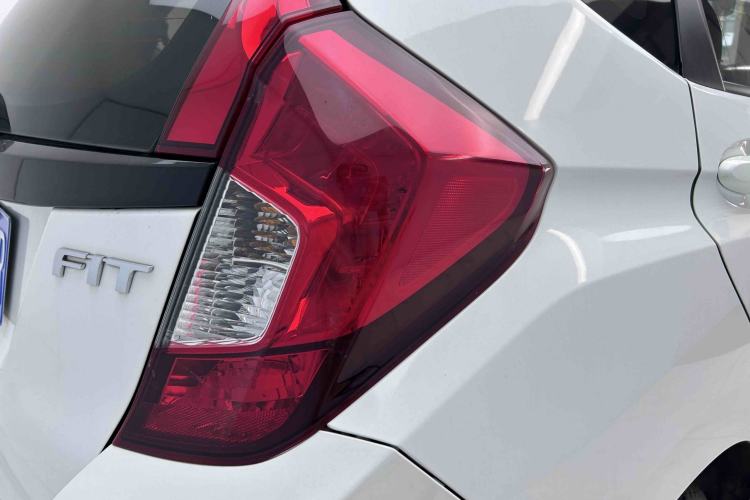 Used Honda Fit 2014 1.5L LX CVT Comfort Model Exterior 7