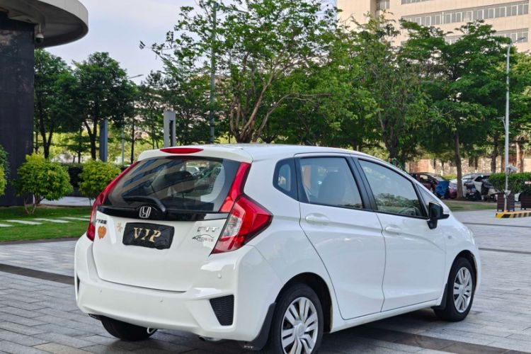 Used Honda Fit 2014 1.5L LX CVT Comfort Model Exterior 8