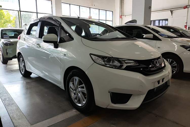 Used Honda Fit 2014 1.5L LX Manual Comfort Model Front Right 45 Deg