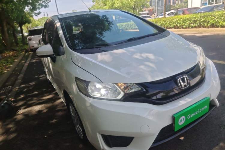 Used Honda Fit 2014 1.5L LX CVT Comfort Model Front Right 45 Deg