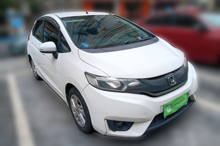 Used Honda Fit 2014 1.5L SE CVT Fashion Model Front Right 45 Deg
