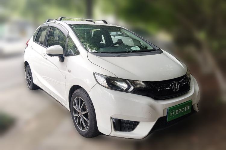 Used Honda Fit 2014 1.5L LX CVT Comfort Model Front Right 45 Deg