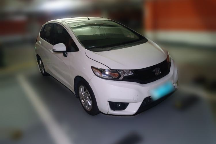 Used Honda Fit 2014 1.5L SE CVT Fashion Model Front Right 45 Deg
