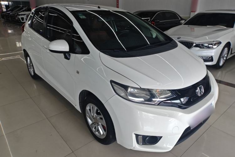 Used Honda Fit 2014 1.5L LX CVT Comfort Model Front Right 45 Deg
