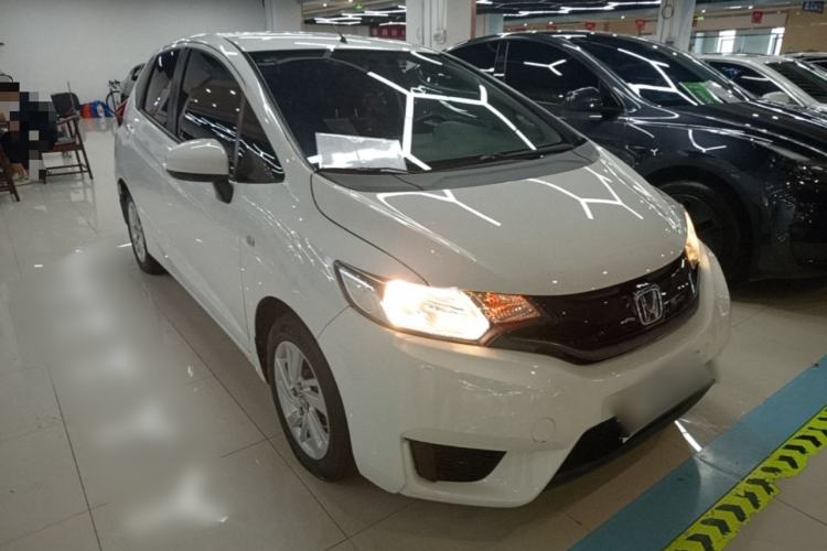 Used Honda Fit 2014 1.5L LX CVT Comfort Model Front Right 45 Deg