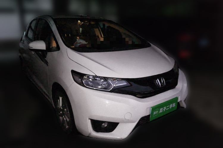 Used Honda Fit 2014 1.5L SE CVT Fashion Model Front Right 45 Deg