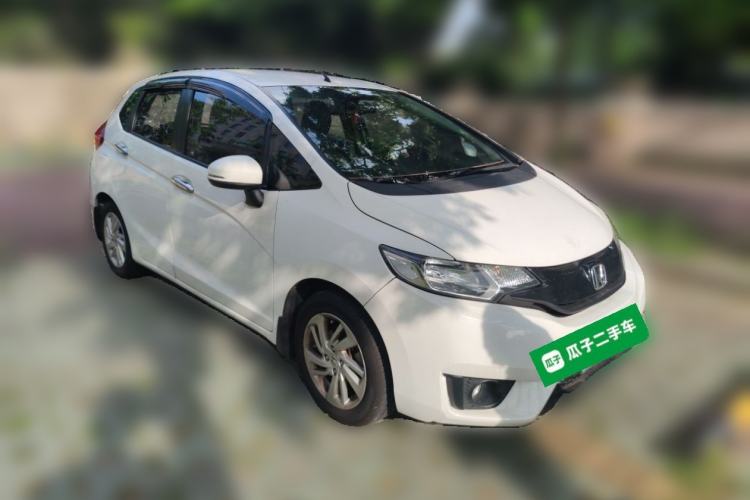 Used Honda Fit 2014 1.5L SE CVT Fashion Model Front Right 45 Deg