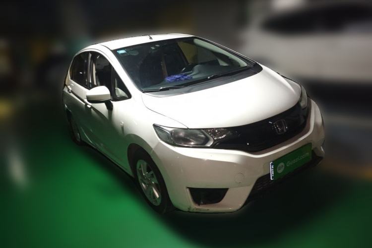Used Honda Fit 2014 1.5L SE CVT Fashion Model Front Right 45 Deg