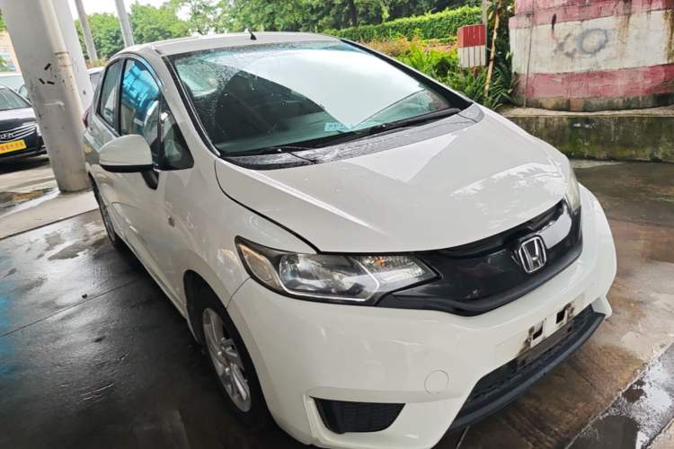 Used Honda Fit 2014 1.5L LX CVT Comfort Model Front Right 45 Deg
