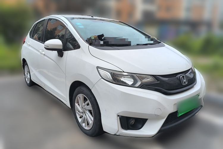 Used Honda Fit 2014 1.5L SE CVT Fashion Model Front Right 45 Deg