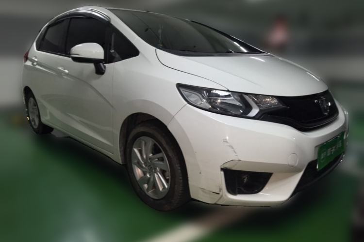Used Honda Fit 2014 1.5L SE CVT Fashion Model Front Right 45 Deg
