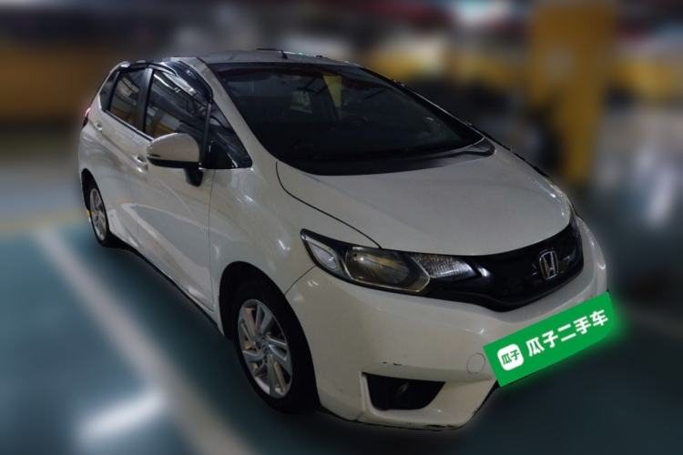Used Honda Fit 2014 1.5L SE CVT Fashion Model Front Right 45 Deg