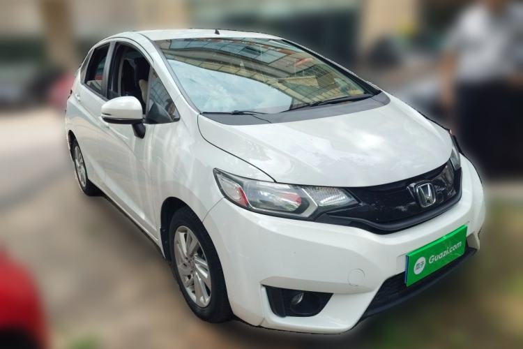 Used Honda Fit 2014 1.5L SE CVT Fashion Model Front Right 45 Deg
