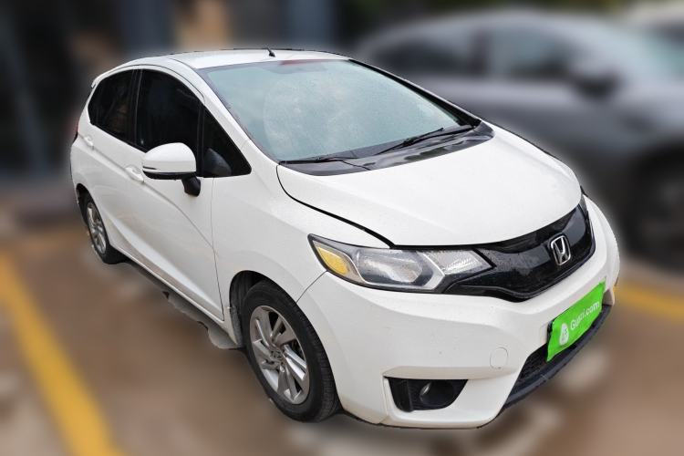 Used Honda Fit 2014 1.5L SE CVT Fashion Model Front Right 45 Deg