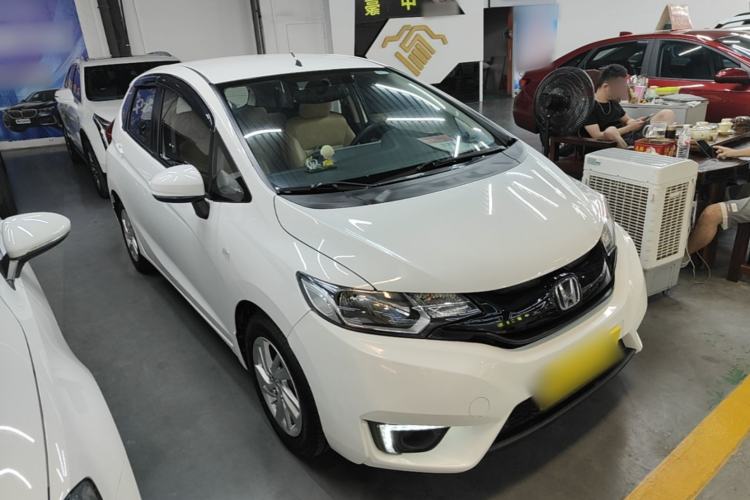 Used Honda Fit 2014 1.5L LX CVT Comfort Model Front Right 45 Deg