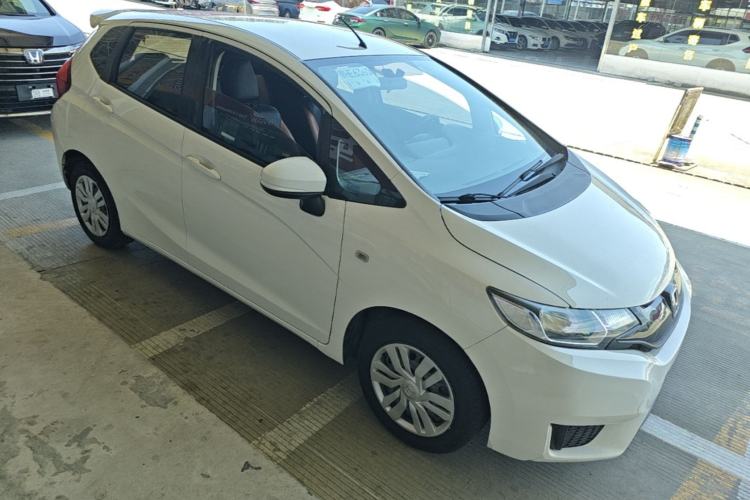 Used Honda Fit 2014 1.5L LX CVT Comfort Model Front Right 45 Deg