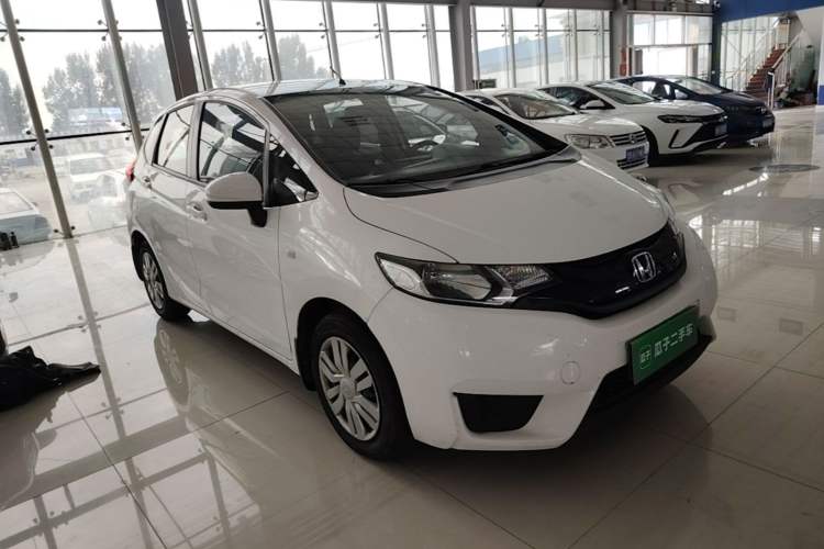 Used Honda Fit 2014 1.5L LX CVT Comfort Model Front Right 45 Deg