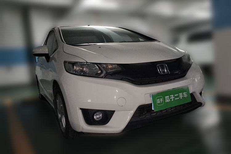 Used Honda Fit 2014 1.5L SE CVT Fashion Model Front Right 45 Deg