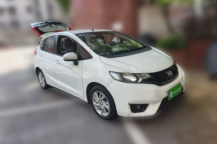 Used Honda Fit 2014 1.5L SE CVT Fashion Model Front Right 45 Deg
