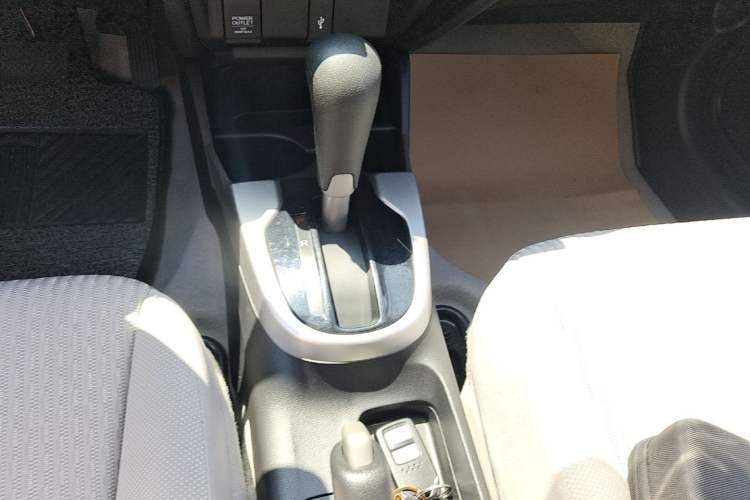 Used Honda Fit 2014 1.5L EX CVT Elite Model Gear Lever