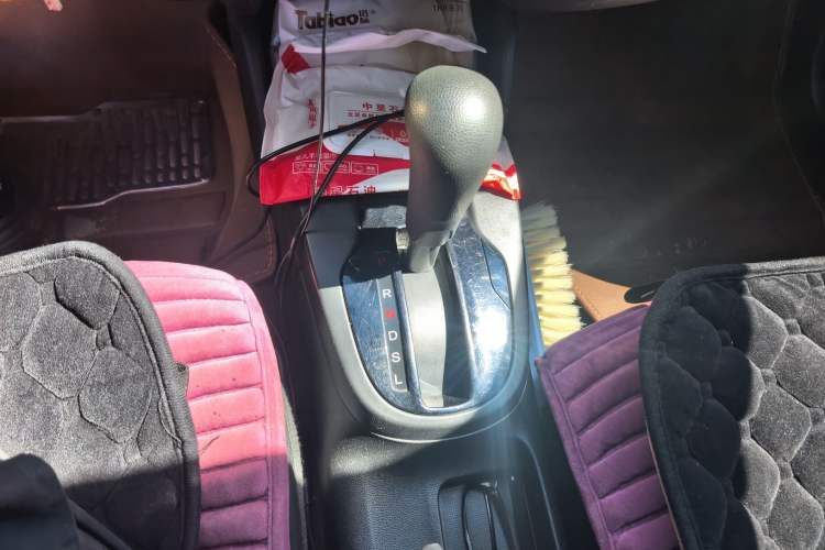 Used Honda Fit 2014 1.5L LX CVT Comfort Model Gear Lever