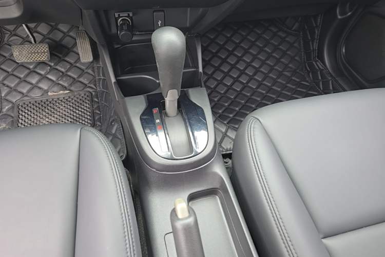 Used Honda Fit 2014 1.5L LX CVT Comfort Model Gear Lever