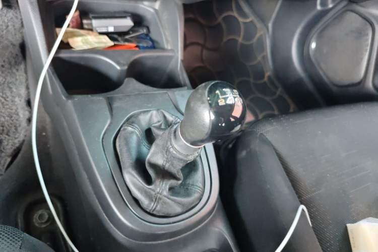 Used Honda Fit 2014 1.5L LX Manual Comfort Model Gear Lever