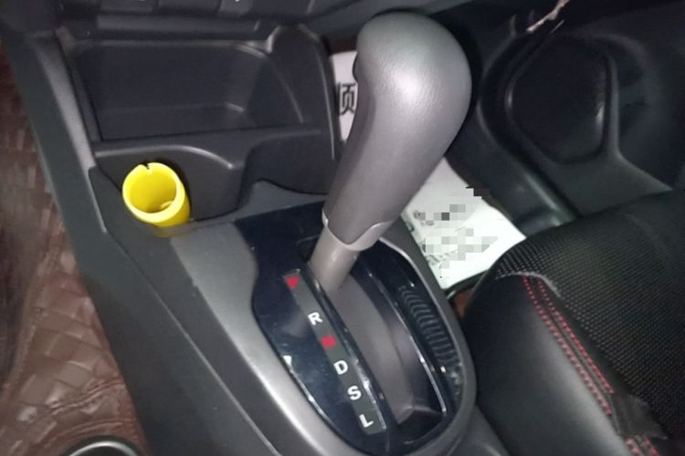 Used Honda Fit 2014 1.5L LX CVT Comfort Model Gear Lever