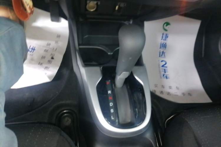 Used Honda Fit 2014 1.5L SE CVT Fashion Model Gear Lever