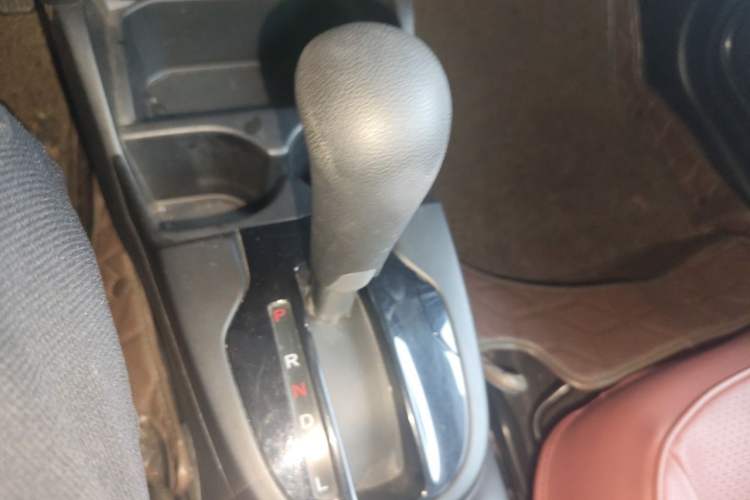 Used Honda Fit 2014 1.5L LX CVT Comfort Model Gear Lever