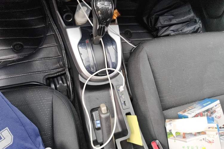 Used Honda Fit 2014 1.5L SE CVT Fashion Model Gear Lever