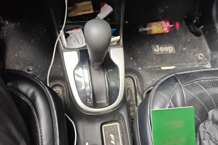 Used Honda Fit 2014 1.5L SE CVT Fashion Model Gear Lever