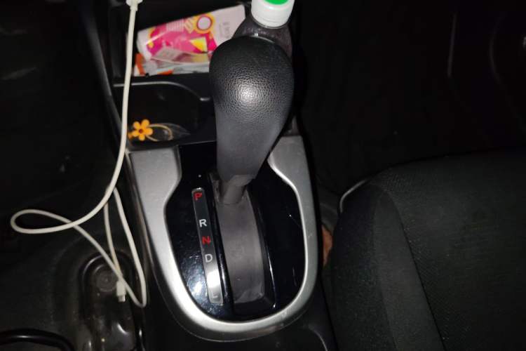 Used Honda Fit 2014 1.5L SE CVT Fashion Model Gear Lever
